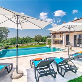7 bedroom villa with pool in Svetvinčenat, sleeps 14